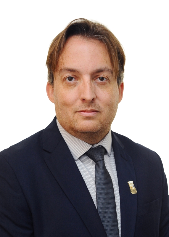 Dr. Bernado Bravo Goes